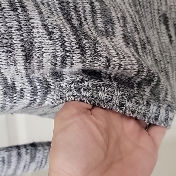 Gap Size M Gray White Black Marled Button Front Cardigan Sweater with Pockets - Picture 3 of 13